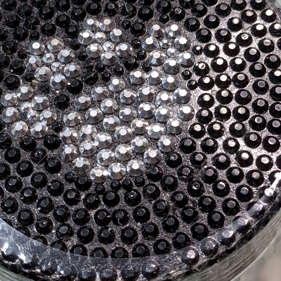 'PRAI' Throat & Decolletage Creme - Picture 3 of 4